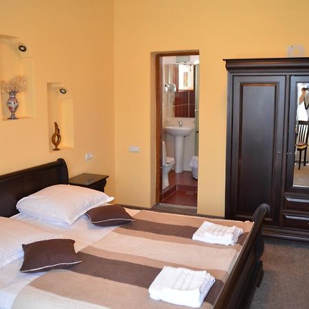 Pensiunea Koruna Villa Poenari Dış mekan fotoğraf