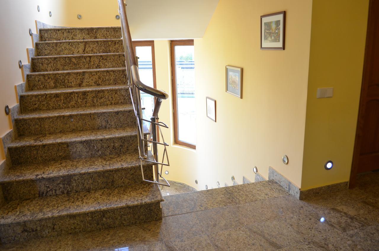 Pensiunea Koruna Villa Poenari Dış mekan fotoğraf