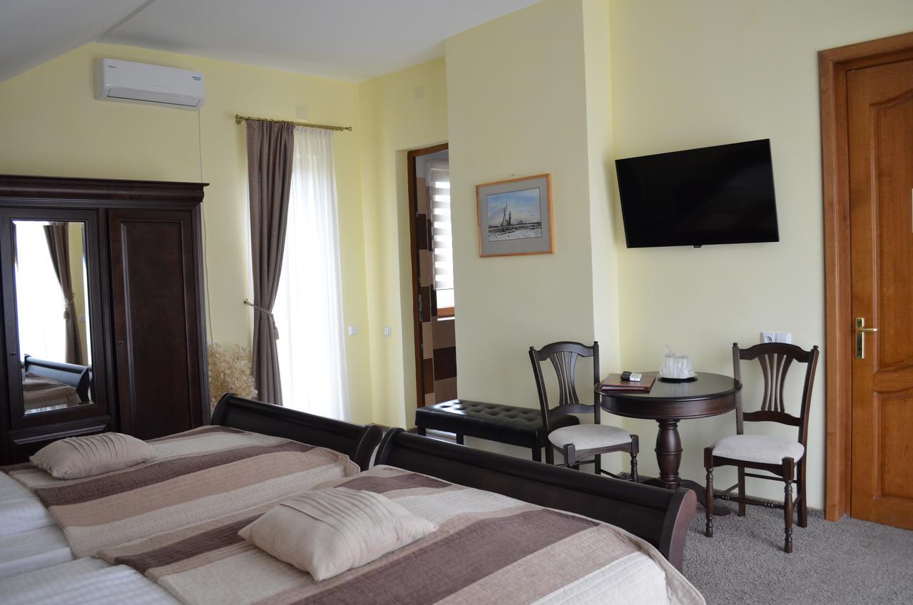 Pensiunea Koruna Villa Poenari Dış mekan fotoğraf
