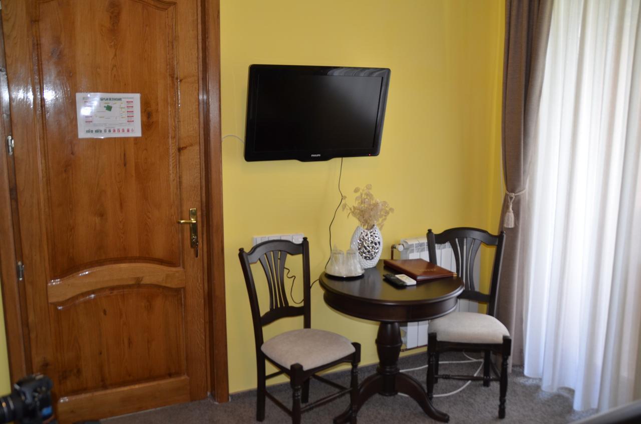 Pensiunea Koruna Villa Poenari Dış mekan fotoğraf
